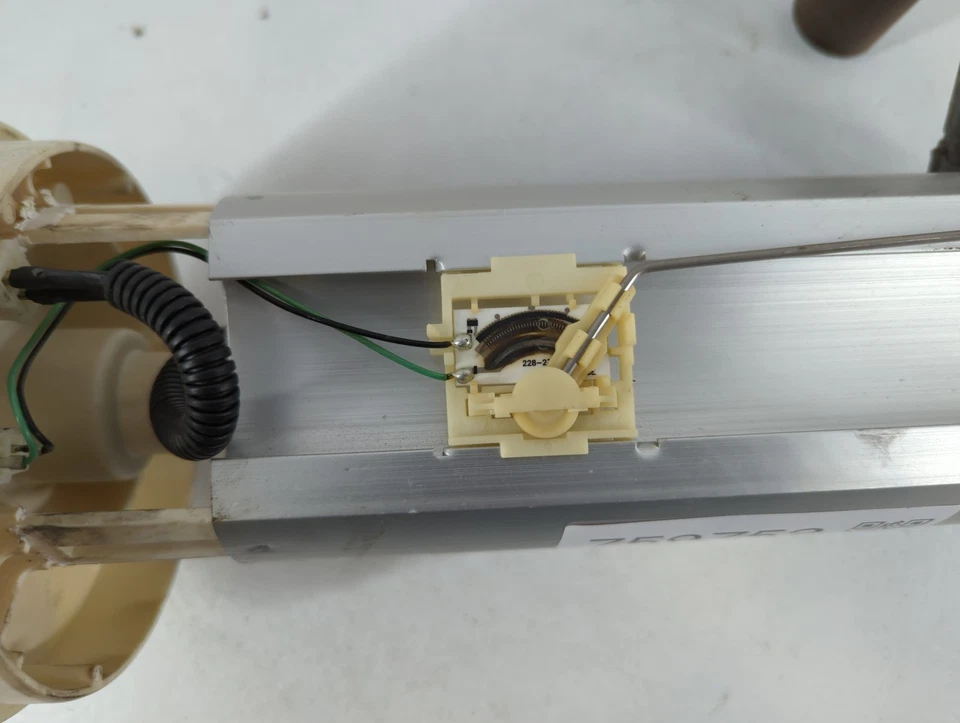 1997-1998 Jeep Grand Cherokee электрический газовый топливный насос в сборе L6TIF - Изображение 3 из 4