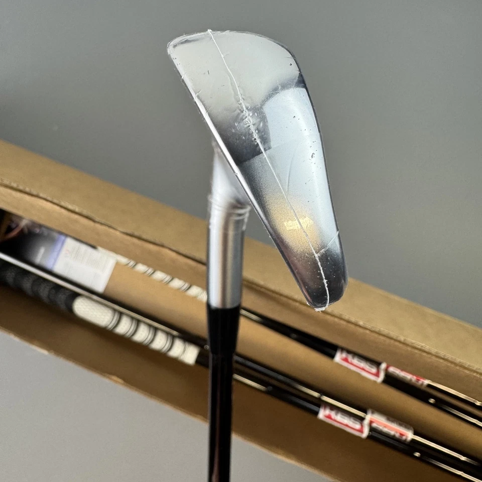 Mizuno JPX 925 Hot Metal Pro Irons 5-PW KBS T/Lite Black PVD Stiff +0.5'' 2 Up - Image 3 of 4