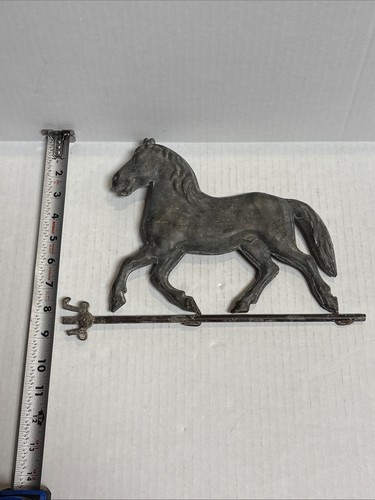 Alte Blechfigur mit laufendem Pferd aus Metall - Wetterfahne oder Schildteil - Bild 16 von 16