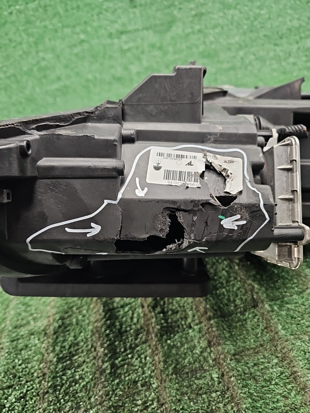 DAMAGE! 2014-2017 Maserati Ghibli Right RH Side Xenon HID Headlight OEM