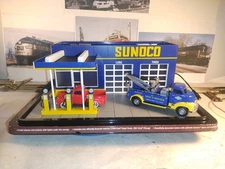 Menards Sunoco Station O Scale with 4.5V Power Supply Customized With Tow Truck