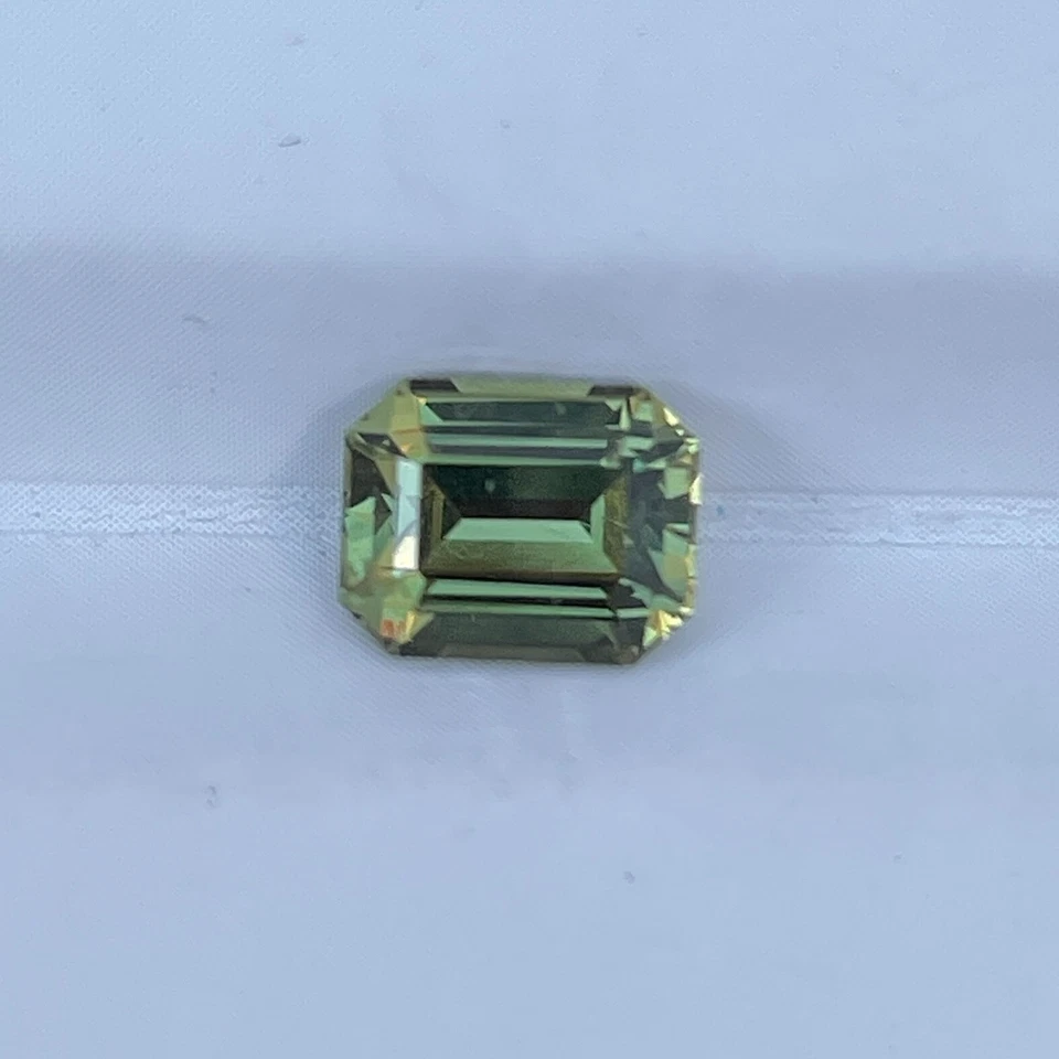 Натуральный желтовато-зеленый хризоберилл 1,27 карата изумруд огранка россыпью драгоценный камень - Изображение 3 из 4