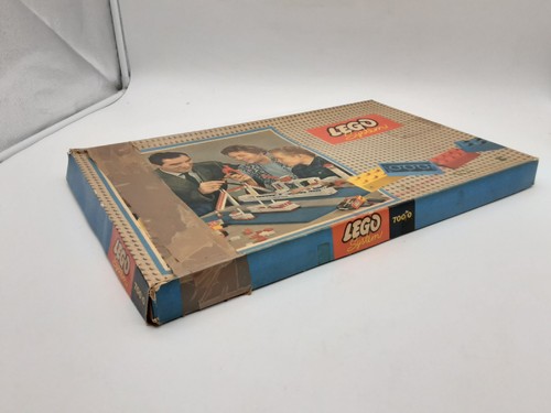 Vintage 50/60er Lego System 700/0 Geschenkpaket - Karton, Papiere und einige Teile - Bild 6 von 6
