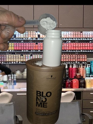 Schwarzkopf BLONDME Clay Lightener 3oz & 3 oz developer of your choice - Picture 1 of 3