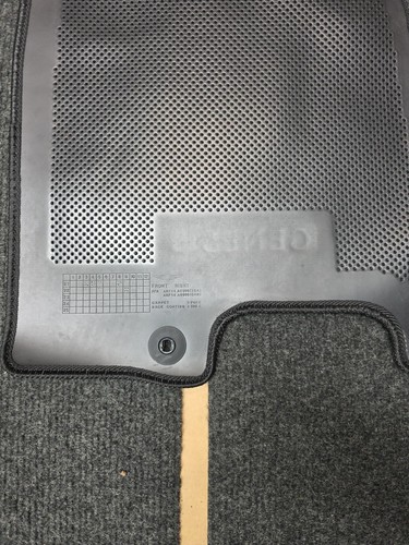 Genesis GV70 Car Floor Mats 4 Pieces Set OEM Used Clean Genuine 2021-2025 - Picture 2 of 3