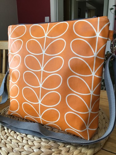 Zip top Messenger bag -new -HANDMADE with Orla Kiely Papaya Linear Stem Oilcloth - Picture 3 of 11