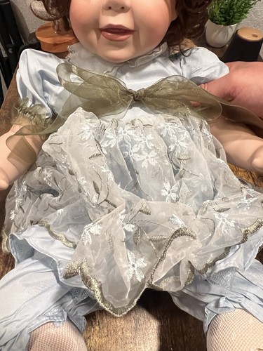 Muñeca Marie Osmond para niños pequeños de Karen Scott 2006 83/300 bebé morena preciosa - Imagen 11 de 24