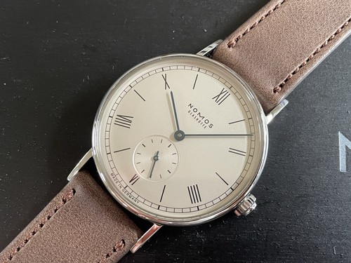 Orologio club Nomos Glashutte Ludwig 35 ref 205 carica manuale calibro alfa 35mm - Foto 3 di 23