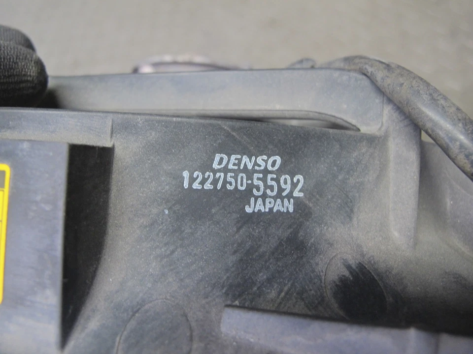 00-05 TOYOTA MR2 SPYDER ZZW30L MOTOR RADIADOR VENTILADOR DE REFRIGERACIÓN CUBIERTA DEL MOTOR OEM Foto 3 de 4