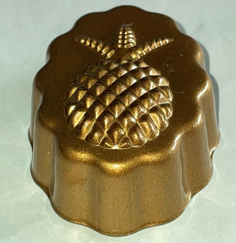 Molde de gelatina de hojalata con acabado de cobre vintage mini percha de pared con diseño de piña  - Imagen 2 de 3