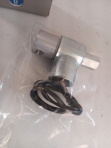 Mead Fluid Dynamics MB12-3USC-120VAC solenoid MB12-3USC 3 way 1/8 NPT - Picture 2 of 4