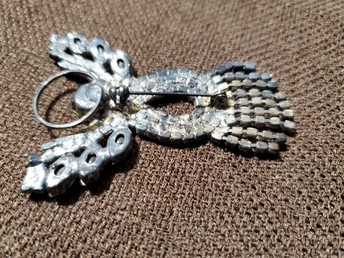 Vintage Angel Cherub Pin loaded with sparkling Rhinestones - Shimmers & Shines! - Picture 12 of 12