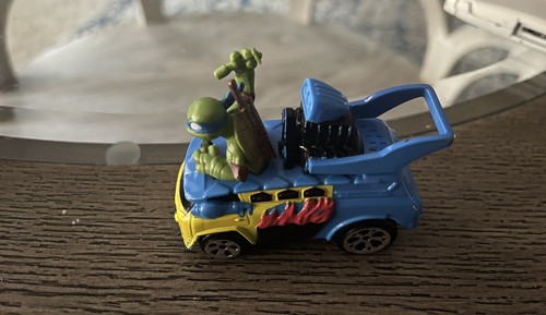 Teenage Mutant Ninja Turtles TMNT T-Machines 2015 Leonardo - Picture 2 of 3