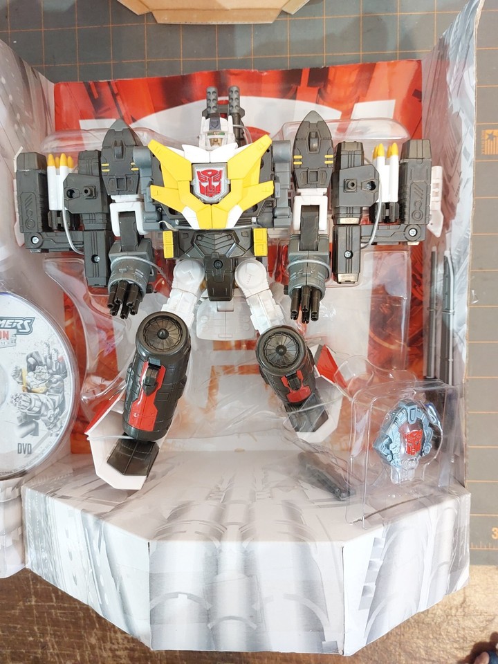 Hasbro Transformers Cybertron LE Optimus Prime And Wing Saber Open Box