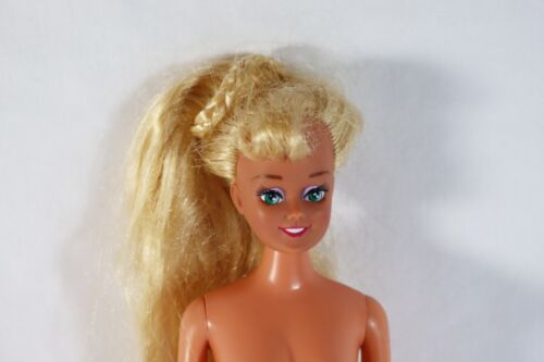 Vintage Barbie Puppen HAPPY HOLIDAY 1995, RAPUNZEL 1994, I DREAM OF JEANNIE 1996 - Bild 16 von 19
