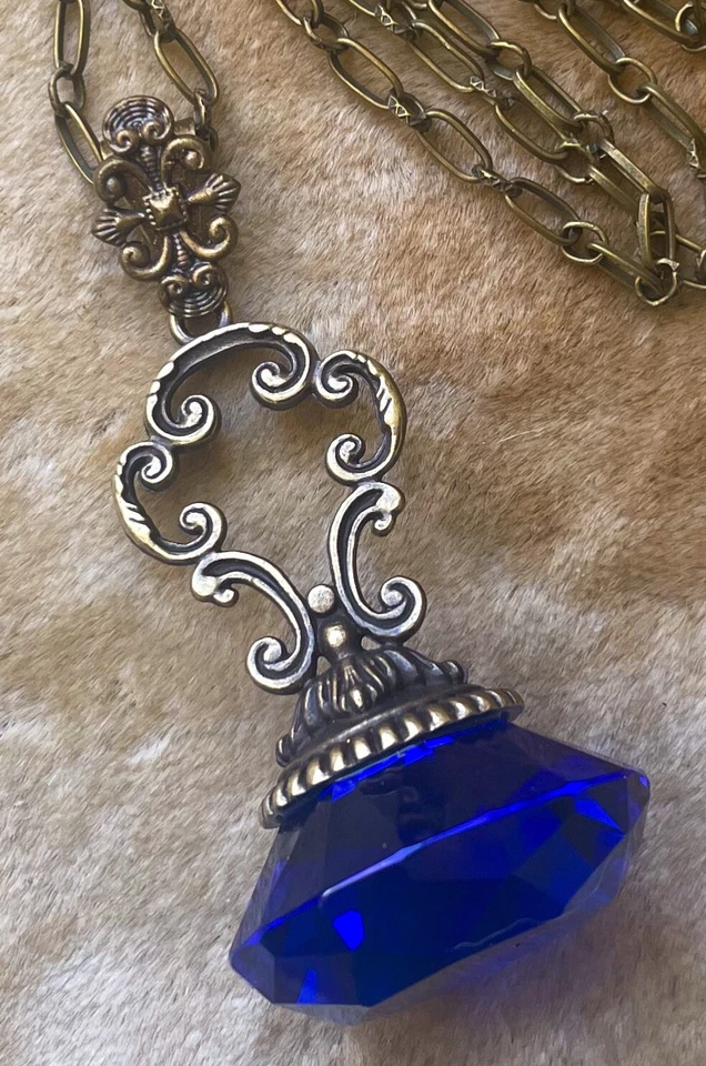 Collar Renacimiento Victoriano Enorme Colgante Amuleto Cristal Estilo Lámpara Azul Cobalto Foto 4 de 4