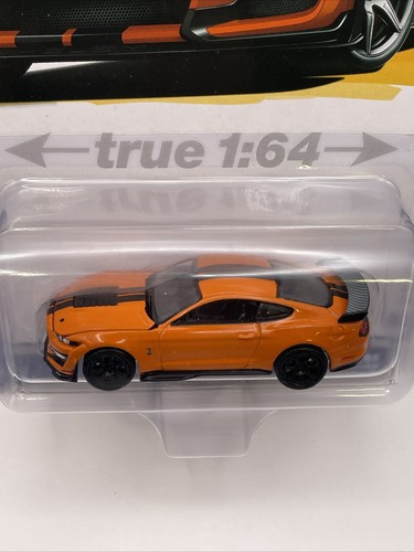 Auto World 1:64 #2 2021 Ford Mustang Shelby GT500 paquete de pista de fibra de carbono naranja - Imagen 9 de 10