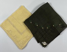 2 VTG The Irish Linen Embroidered Square Handkerchiefs Floral 10  Yellow Green