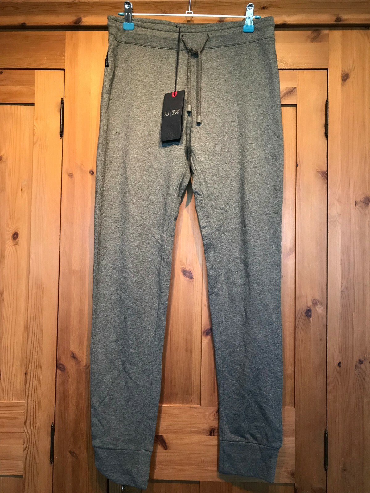 LADIES ARMANI JEANS GREY SKINNY JOGGERS SIZE 38 SMALL UK. LADIES ARMANI JEANS GREY SKINNY JOGGERS SIZE 38 SMALL UK.