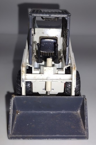 Bobcat Loader Clover Toy - Picture 5 of 8