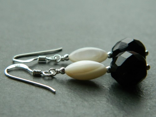 Vintage French Jet, Oval Mother of Pearl Beads & 925 Sterling Silver Earrings - Picture 10 of 15