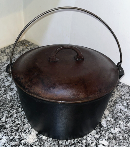 Antique Unmarked Cast Iron Dutch Oven with Lid and Wire Handle - Picture 2 of 8