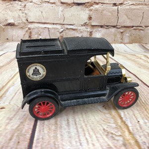 Diecast-1913-Ford-Model-T-Van-Replica-Ertl-Metal-Bank-made-in-hong-Kong