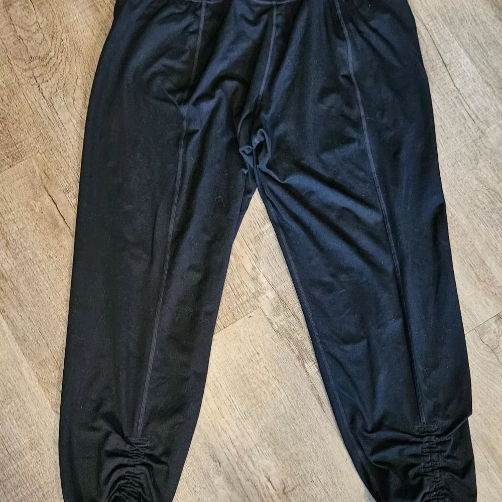 athleta jogger style pants