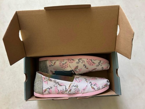 TOMS Classic Canvas Unicorn Rainbow Shimmer Slip On Shoes Flats Women's Size 7