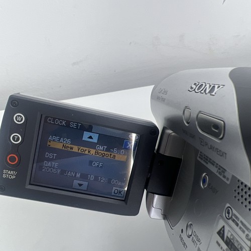 Sony Handycam (DCR-DVD105) videocamera DVD con zoom ottico 20x - TESTATA - Foto 8 di 10