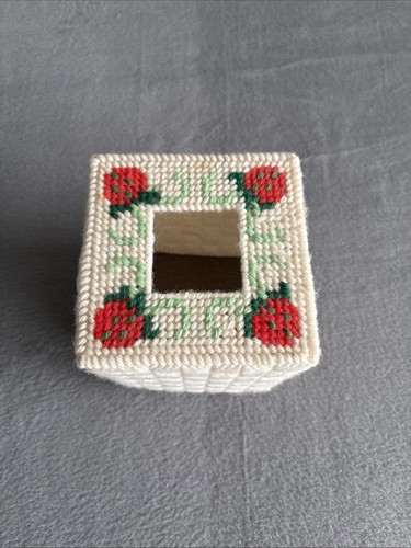 Vintage Nadelspitze Kunststoff Leinwand Taschentuch Box Abdeckung - Erdbeeren - Bild 5 von 6