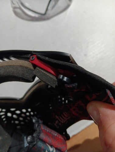 Virtue VIO With 2 Visors Paintball Mask Black/Red Clear Visor And Tinted Visor - Picture 8 of 9