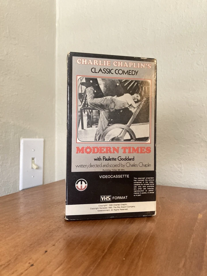 Charlie Chaplin’s Modern Times Classic Comedey 1978 VHS RARE Foto 2 de 4