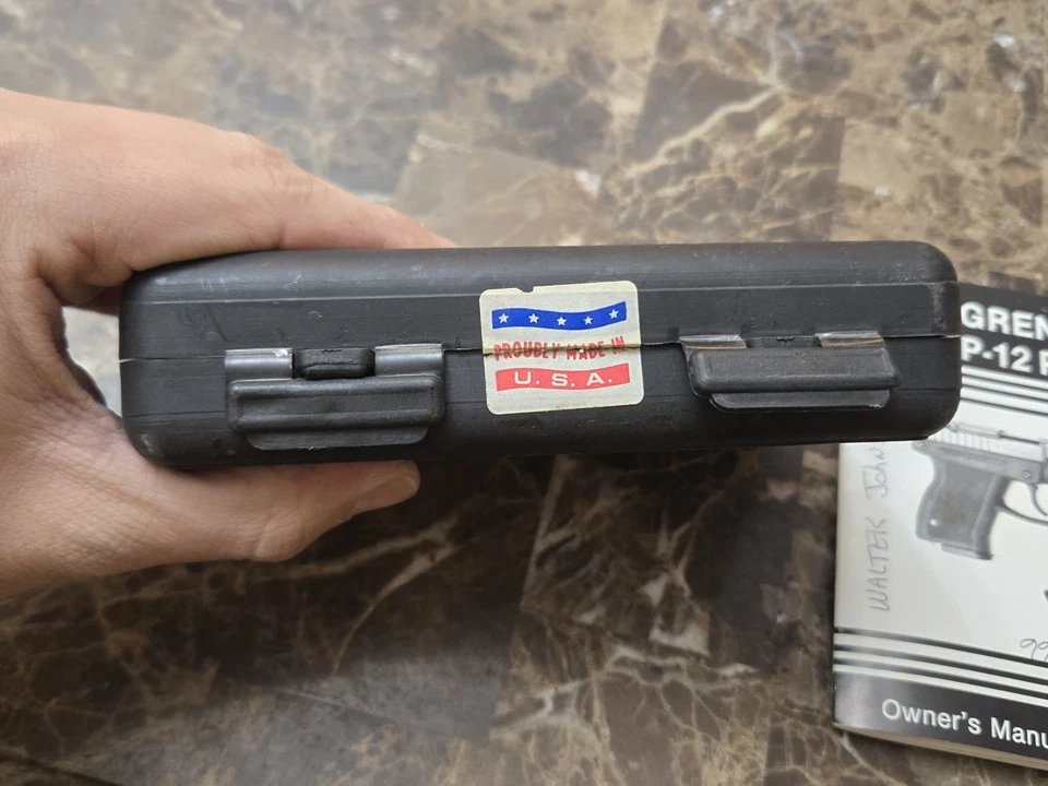 Grendel P-12 380 AUTO 9X17MM OEM ESTUCHE RÍGIDO Y MANUAL Foto 4 de 4