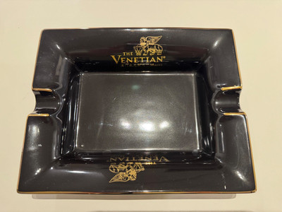 Venetian Macau Casino Ashtray   Glass Hotel Souvenir Collectible