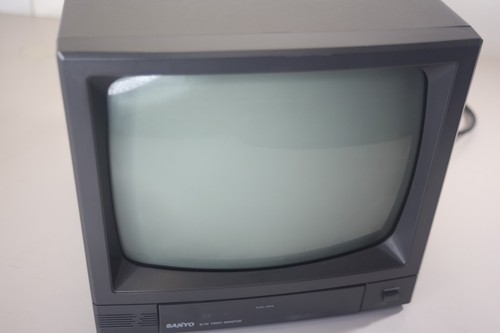Monitor de video SANYO VM 5512 negro CA 120V 60Hz 27W blanco y negro hecho en 1995 - Imagen 3 de 10