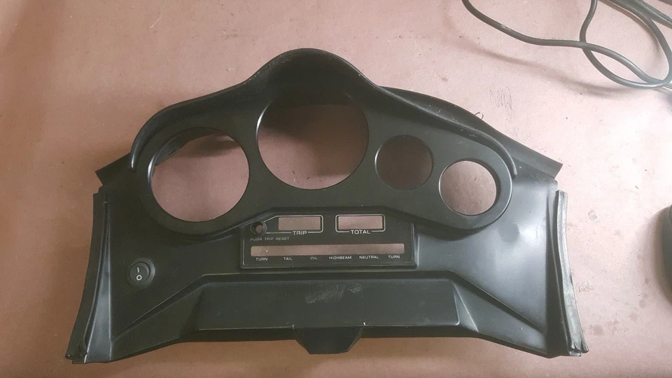 Honda Interceptor VF1000 1984 usado manómetros cubierta (bin 101) Foto 3 de 4