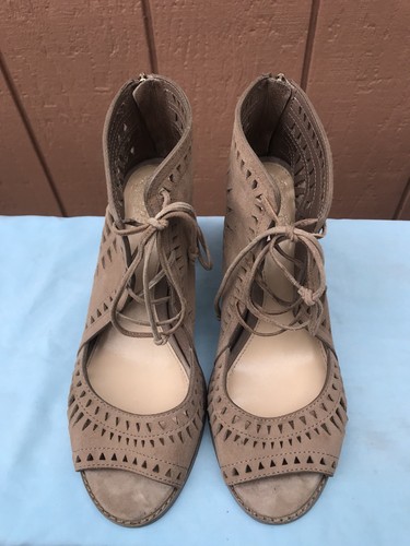 Vince Camuto Damen-Schnürsandale US 9,5 M Tarita braun Veloursleder Cutout A6 - Bild 3 von 10