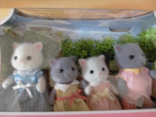 The SYLVANIAN FAMILIES calico clitters persian cat family FS-36 - Picture 2 of 3