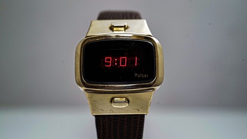 K499 Vintage Men's Pulsar Digital Watch - Picture 3 of 5