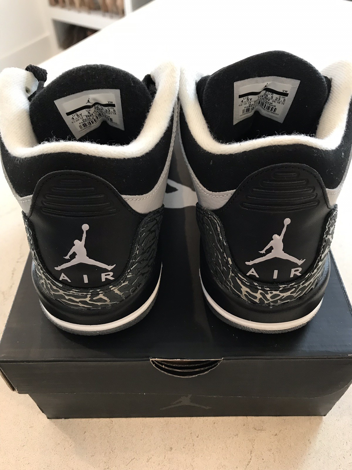 Nike Air Jordan 3 Retro BG BG BG Wolf Grey Metallic Silver-BLK Size 4.5 With Box 96fceb Nike Air Jordan 3 Retro BG BG BG Wolf Grey Metallic Silver-BLK Size 4.5 With Box 96fceb