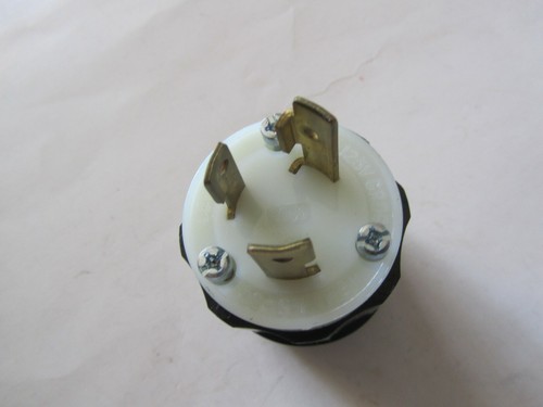 LEVITON Black & White 257B WC-596F LOCKING PLUG 30A-115V~New In Package - Picture 4 of 6