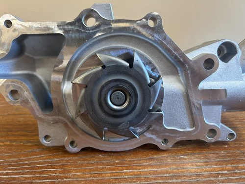 2004-06 NEW Mercedes Dodge Freightliner Sprinter OM647 Water Pump w/ Gasket OEM - Bild 12 von 15