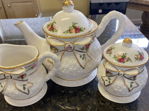 Royal Albert Old Country Roses Teapot NEW 3pc Sets Finished W/ 22k Gold - Picture 2 of 12