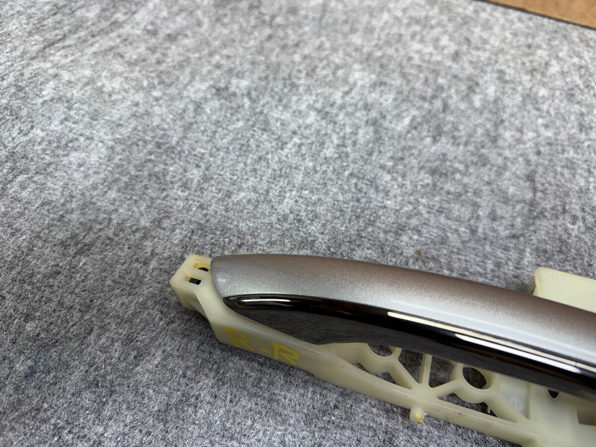GENESIS GV70 22-25 OEM REAR RIGHT PASSENGER EXTERIOR DOOR GENESIS GV70 22-25 OEM REAR RIGHT PASSENGER EXTERIOR DOOR