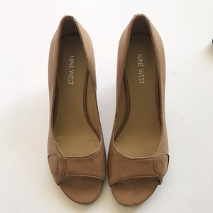 Nine-West-Tan-Peep-Toe-Wedges-Size-6-5