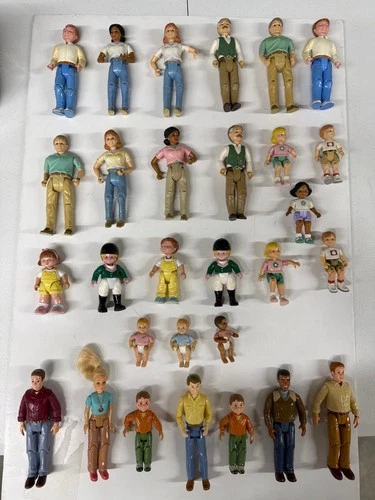 Lot of Vintage Fisher Price Happy Family / Loving Dolls