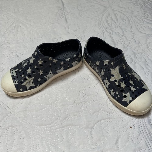 Native Jefferson Star Print Sneakers Size 9  - Picture 4 of 12