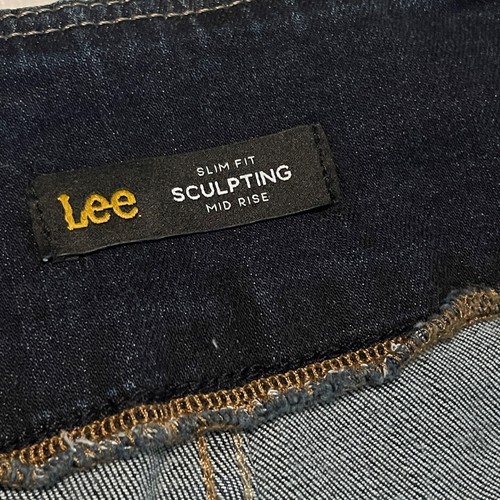 Lee Woman's Slim Fit Mid Rise Capri Jeans New w/ Tags - Size 14 Medium - Picture 7 of 8