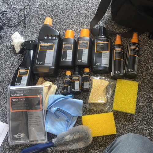 KIT CURA MINI AUTO ORIGINALE CON BORSA PORTAOGGETTI - Foto 6 di 14